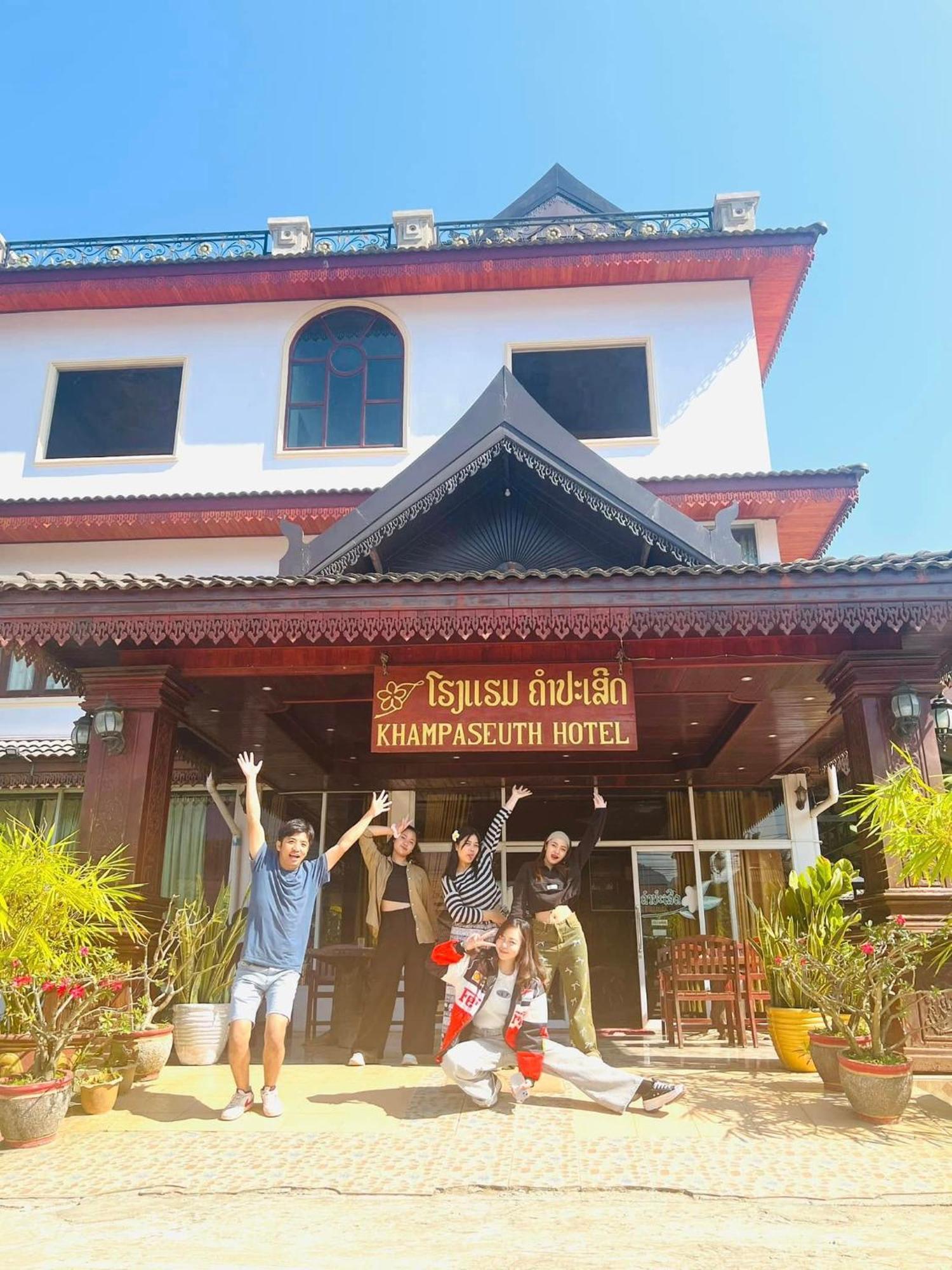 Khampaseuth Hotel 万荣 外观 照片