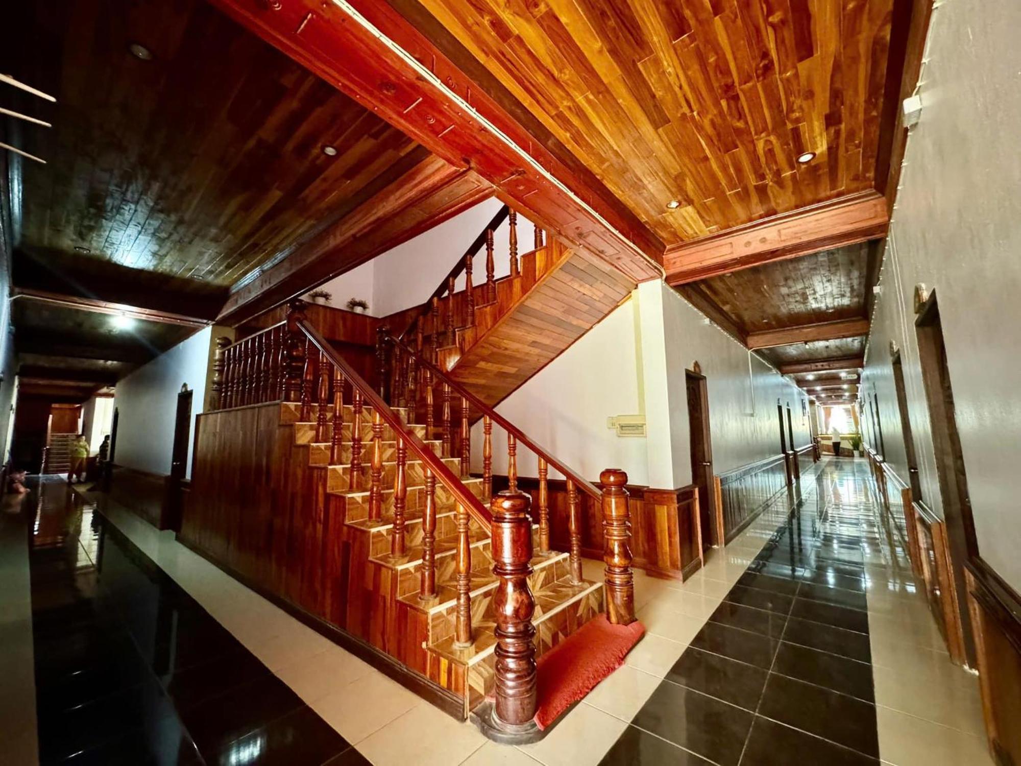 Khampaseuth Hotel 万荣 外观 照片