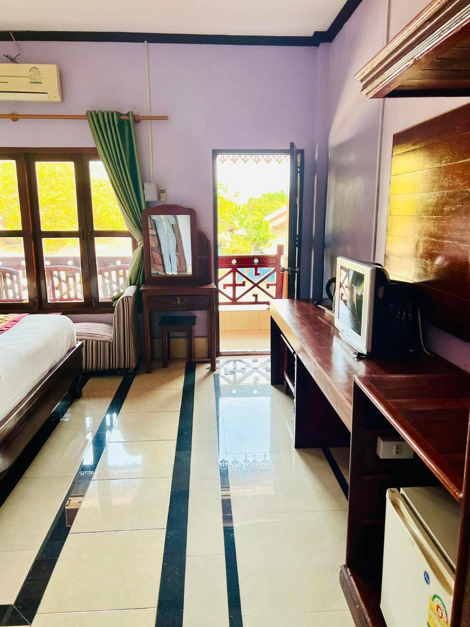 Khampaseuth Hotel 万荣 外观 照片